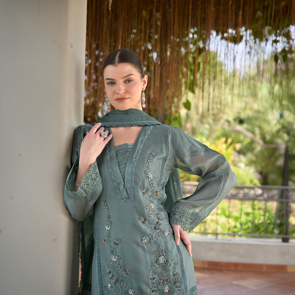Naz-e-Husn