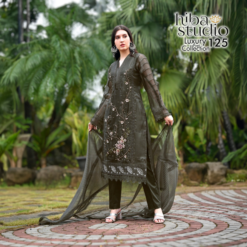 Luxury Pret Collection - 125