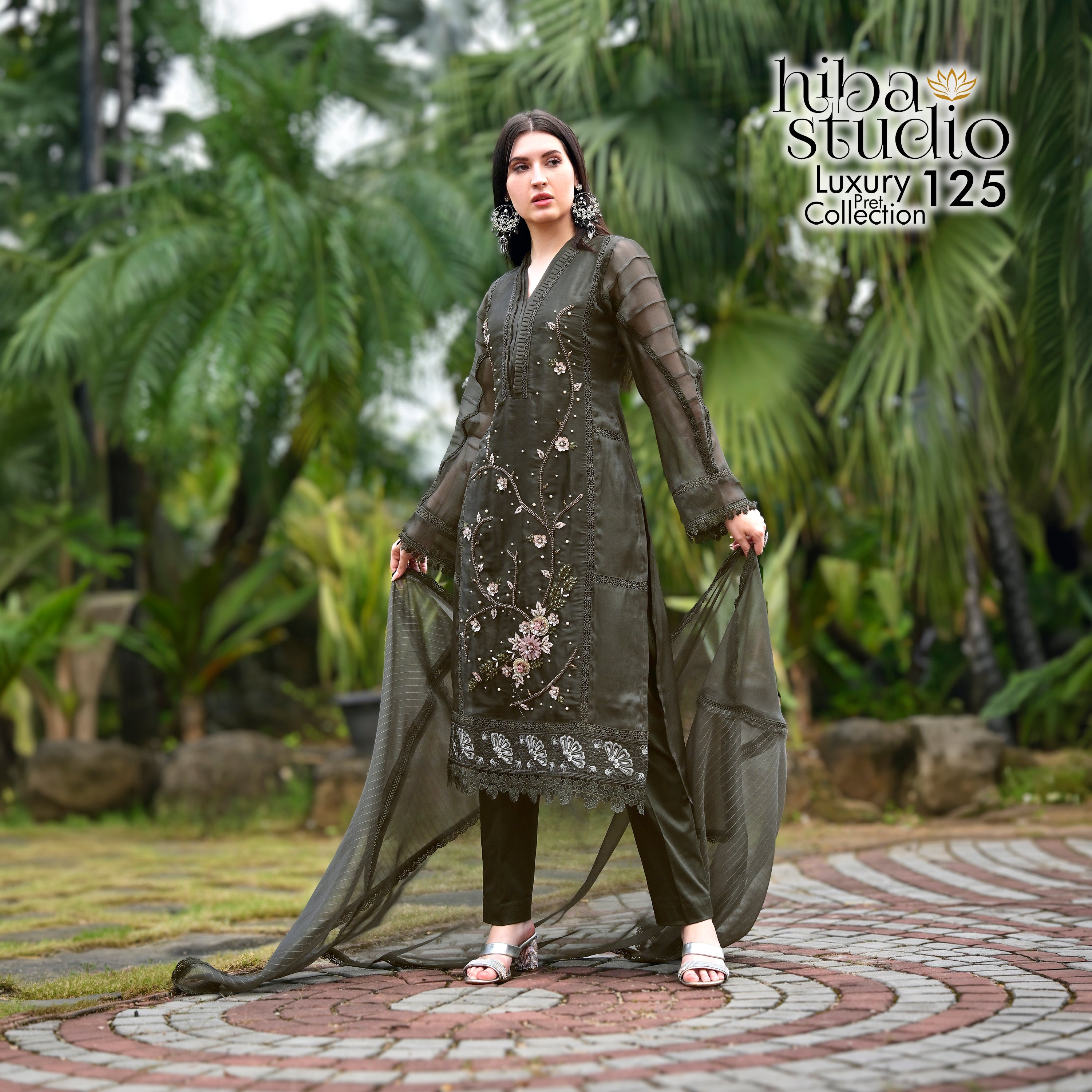 Luxury Pret Collection - 125