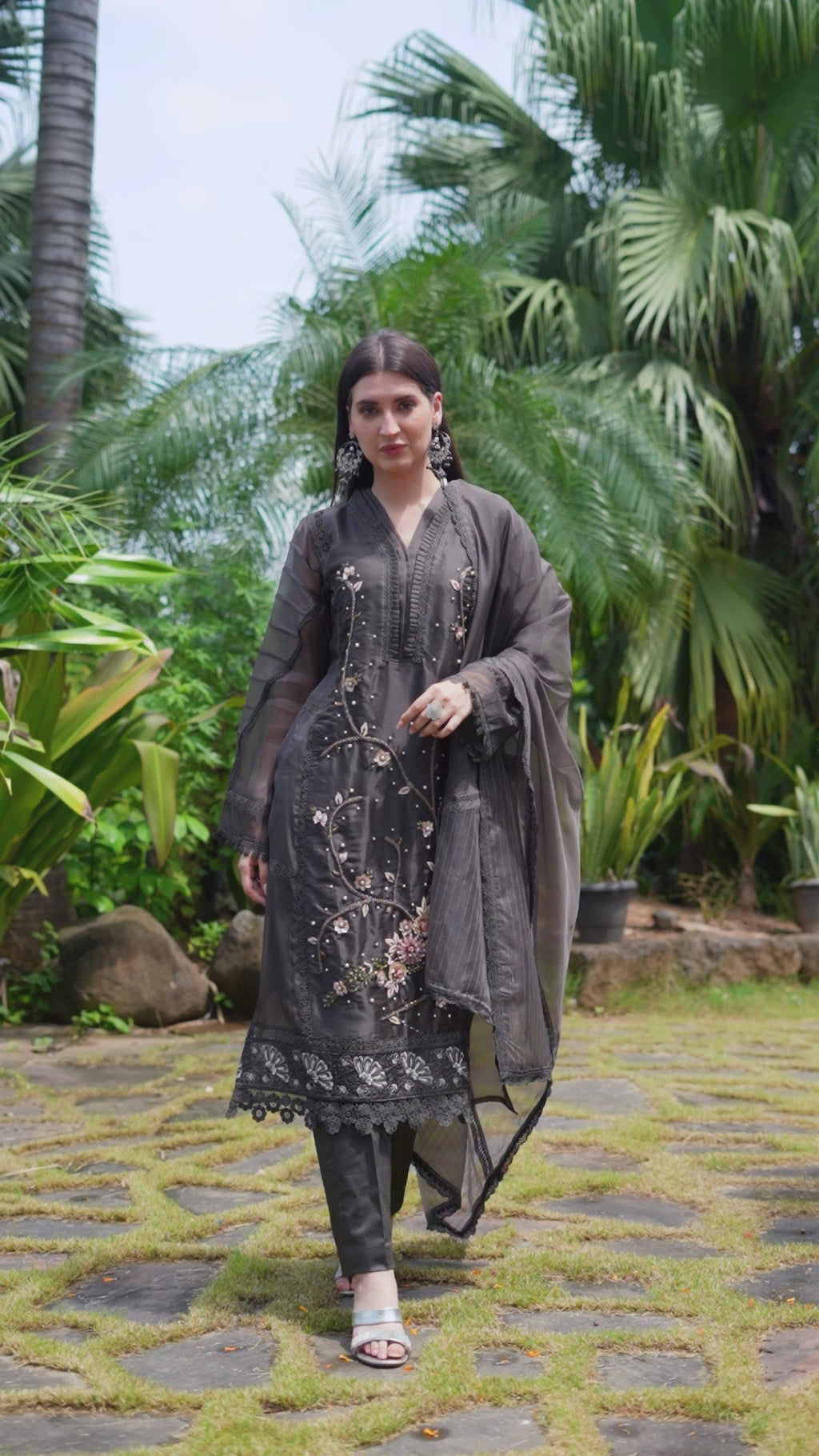 Luxury Pret Collection - 125